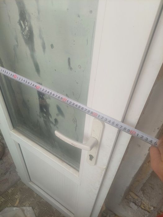 Продаётся дверь пластиковые балконный