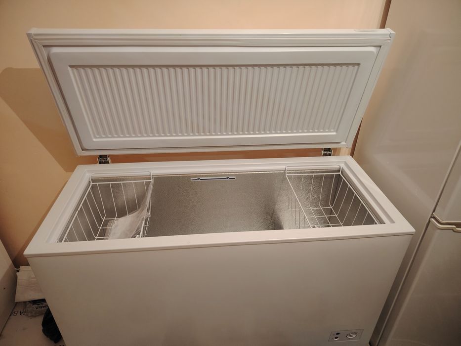 Продам морозильную камеру