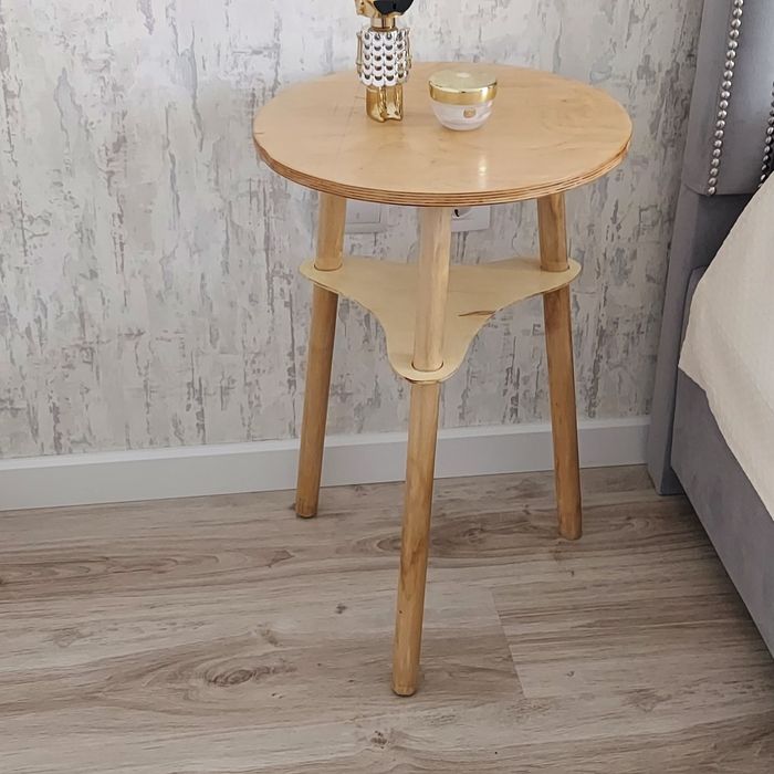 Продам столик журнальный