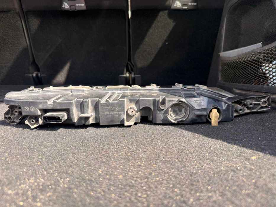 Ляв фар дневна светлина Citroen C4 Picasso