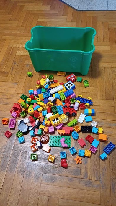 Голям лот LEGO DUPLO (микс комплекти) + кутия за съхранение