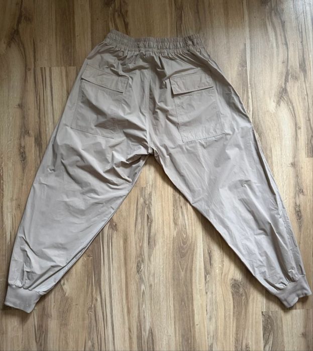 Pantaloni Made By Society