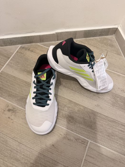 Нови оригинални маратонки Adidas Amplimove Versatile JR