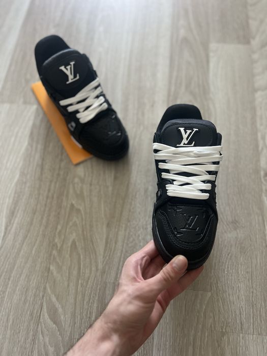 Adidasi LV Trainer Black *Impecabili* Marimi Disponibile