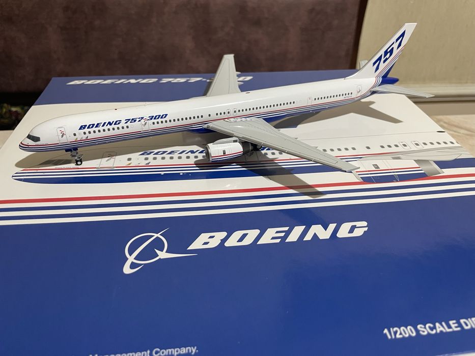 Масштабные модели самолетов 1:200, 1:400