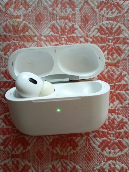 Airpods pro 1 наушник