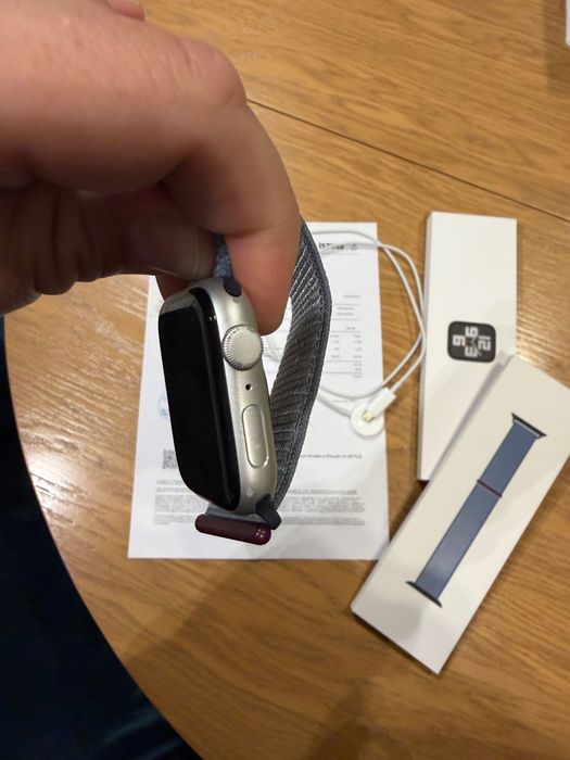 Apple Watch SE2 v2 GPS 44mm Silver Alu Case w Winter Blue Sport Loop