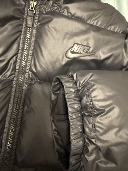 Vând geacă Nike Therma-Fit(158-170 cm), în stare perfectă