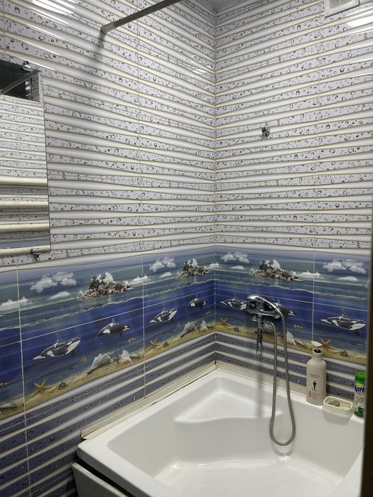 kvartira sotiladi 2 xonali 4- etaj