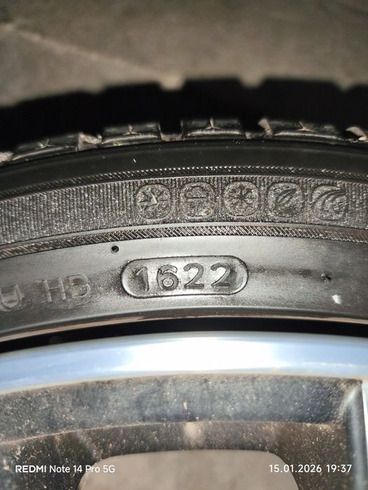 Anvelope 245/40/R19 all-season Hankook/Continental 
2 x Hankook Kiner