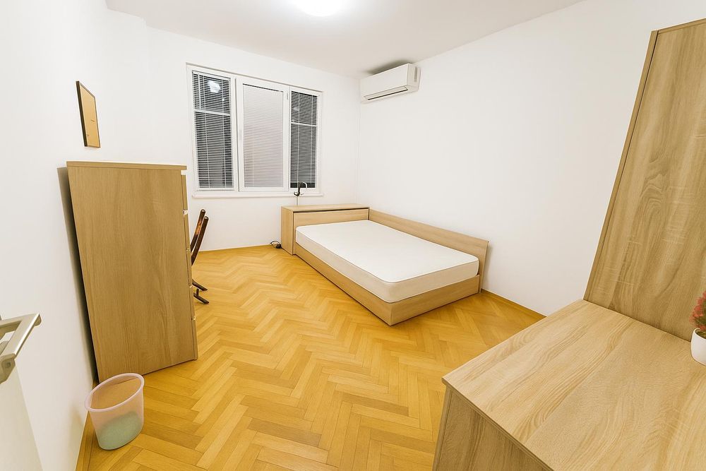 Дава се под наем Тристаен апартамент в Пловдив, Център - 64 кв.м за 420 € - Снимка #4