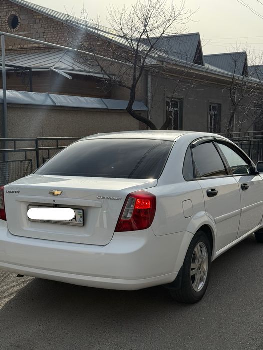 Продается Лассети 2009 года