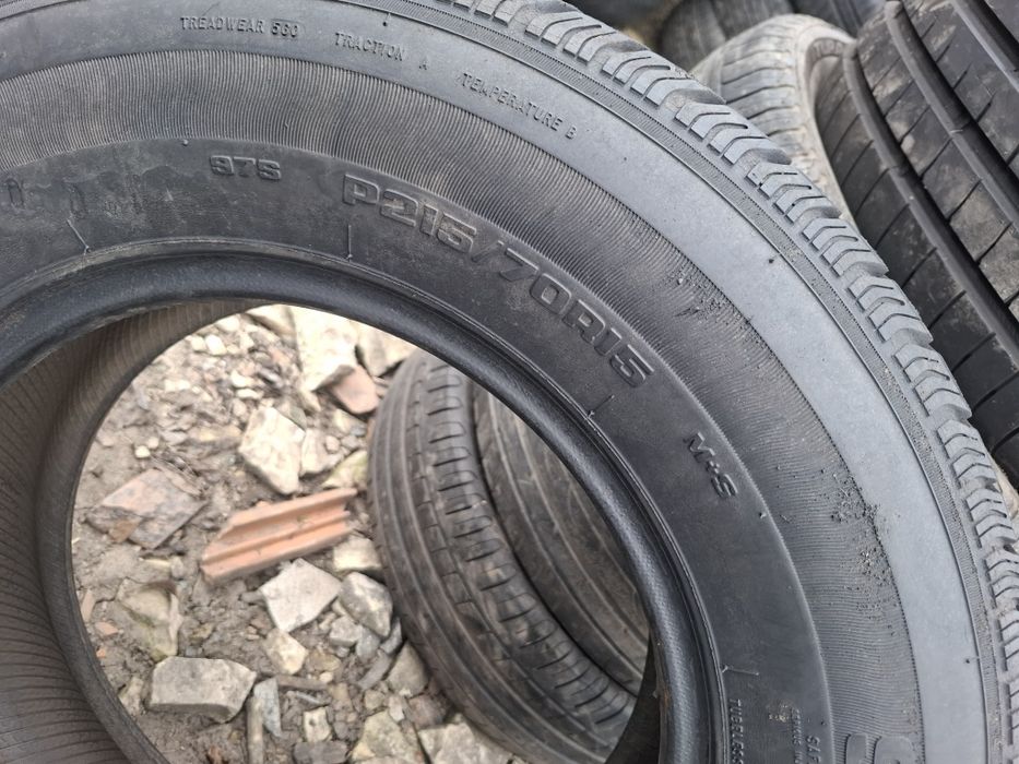 Vand 2 anvelope 215 70 15 bune fara defecte