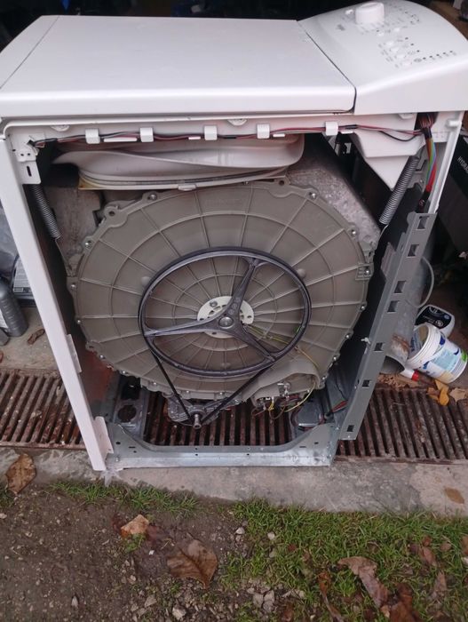 Пералня Worlpool на части