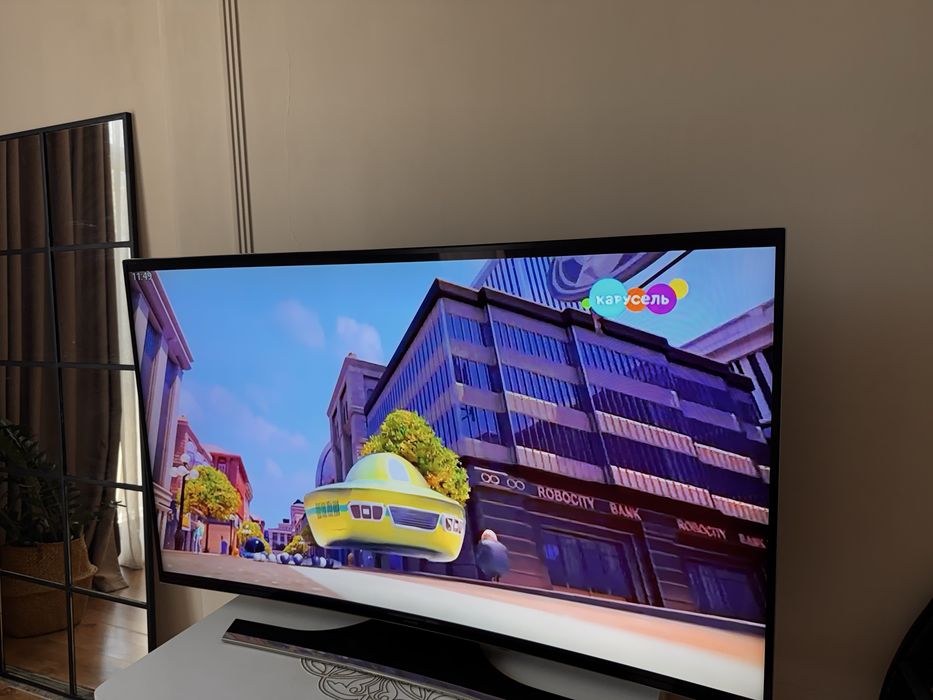 Продам телевизор SAMSUNG 55” 140 см 4k (UHD) Smart TV