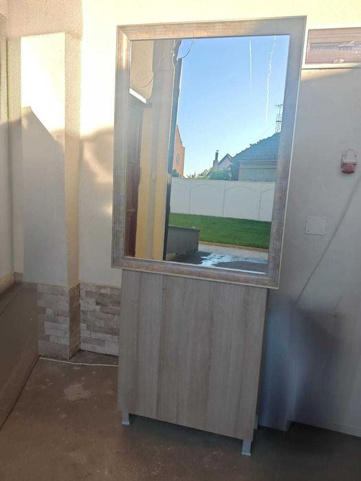Vând post de lucru salon înfrumusețare