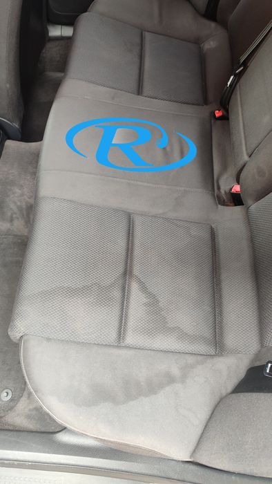 Професионално изтупване   и пране на килими и мека мебел .