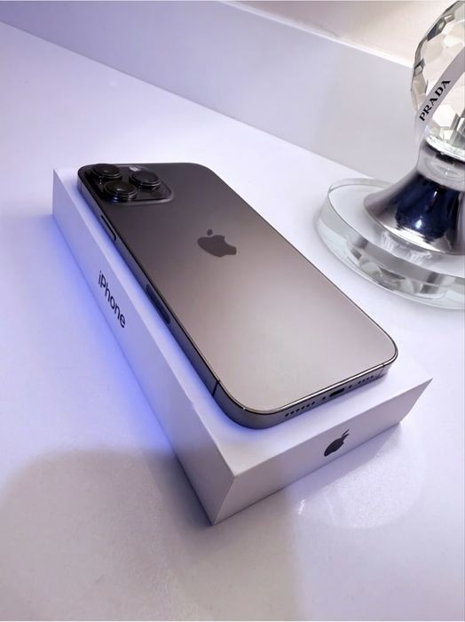 iPhone 13 Pro 256гб. На Гарантий