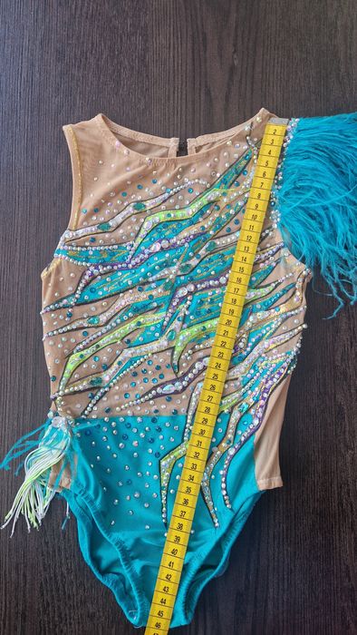 Vând costum de gimnastica ritmica