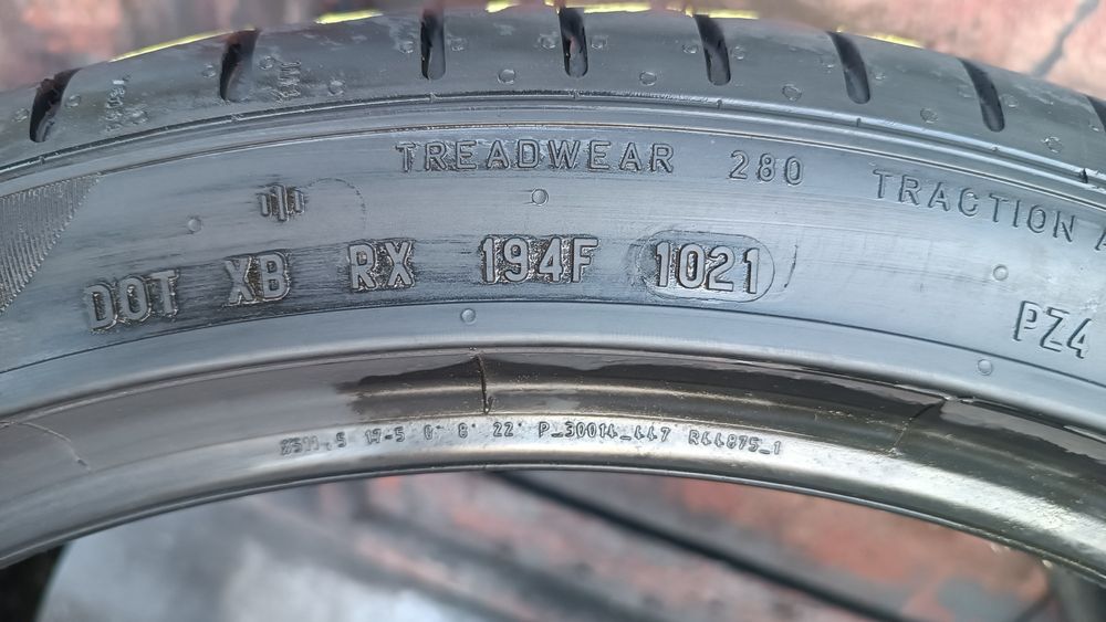 255/35/20 Pirelli