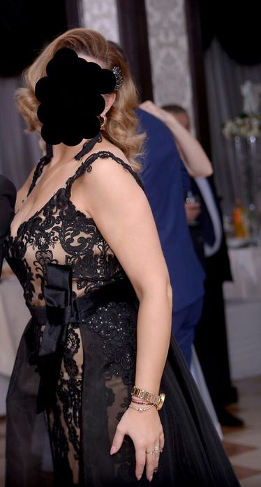 Rochie din dantela neagra cu trena detasabila