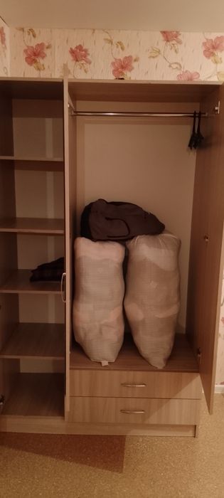Продам недорого мебель