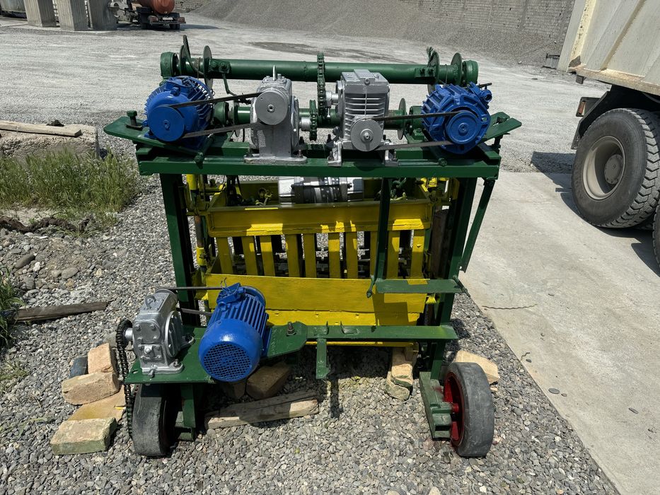 Шлакоблок аппарат сотилади