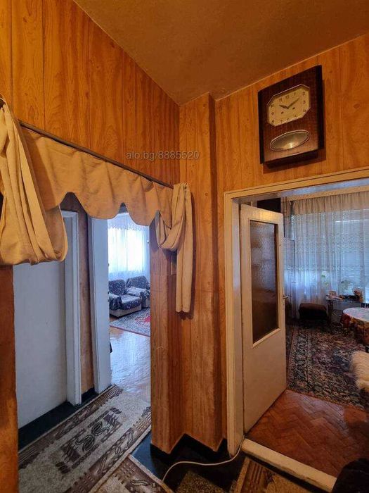 Топ център до Паспортна служба, двустаен, непоследен етаж