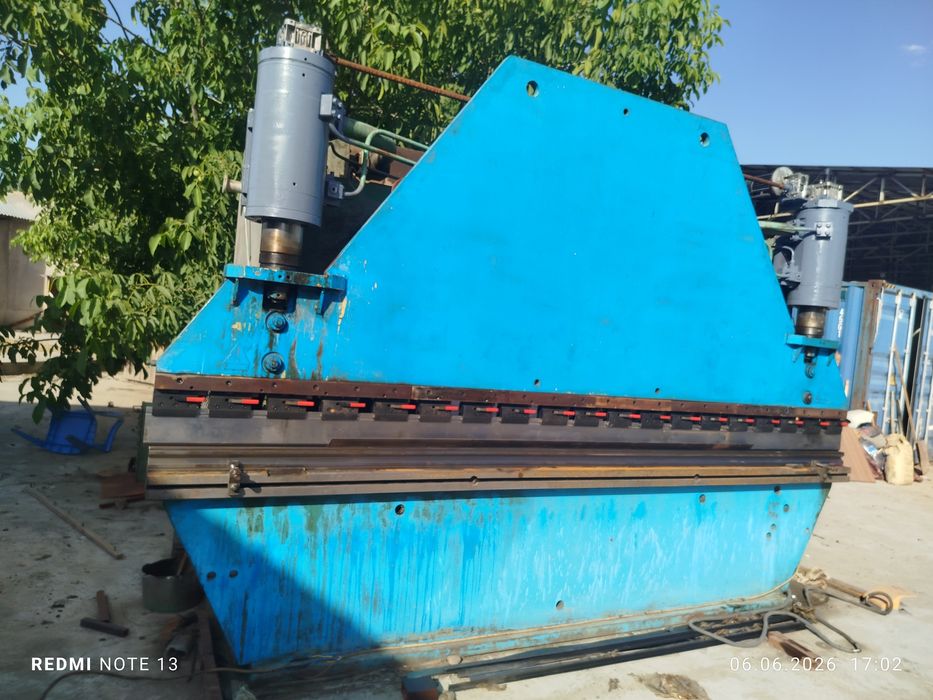 Листогиб станок с ЧПУ