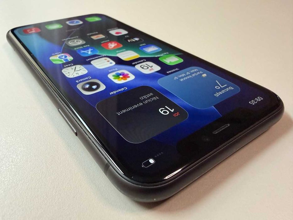  Apple / iPhone 11 128 Gb / Black