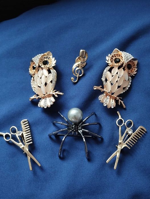 Брошь для врача медика