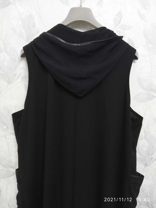 Длинная лёгкая безрукавка, размер 58.