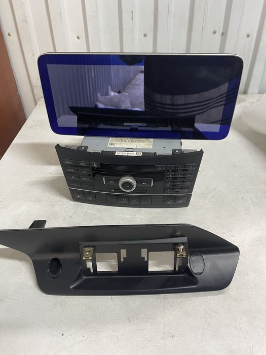 Android 10 Mercedes E212