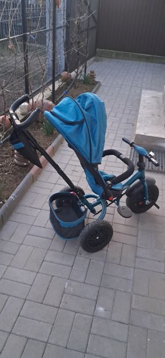 Vând o tricicletă pentru copii 1-3 ani și două biciclete  .