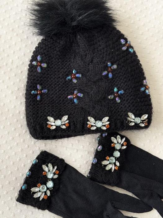 Елегантен комплект шапка и ръкавици