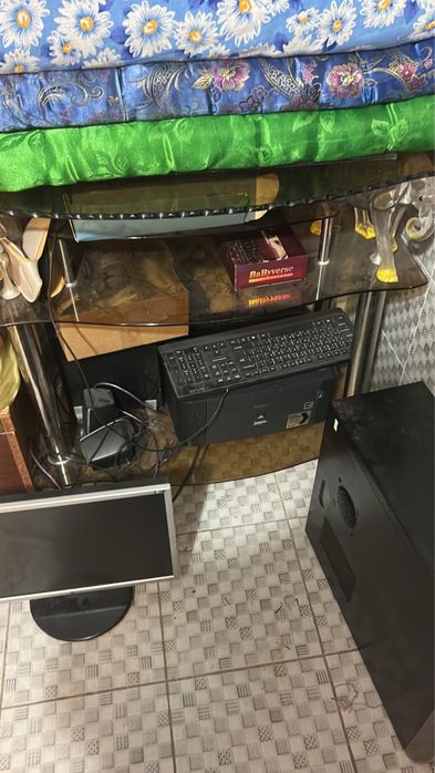 Подставка для телевизор или компьютер