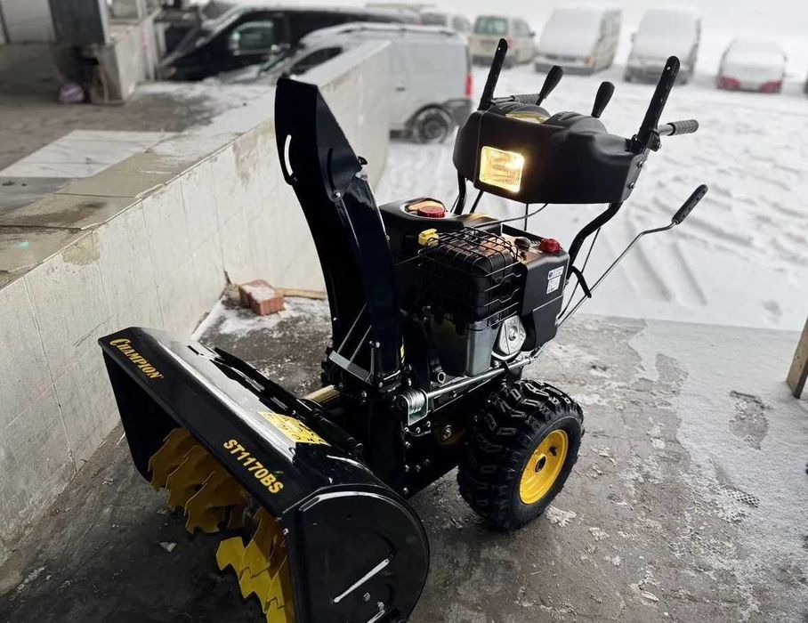 Снегоуборщик Champion ST1170BS