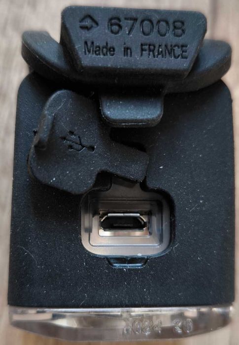 Far frontal bicicleta, Btwin Elops, Decathlon FL 500 USB