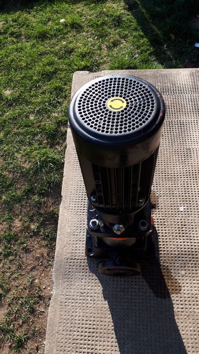 Vând pompa apa centrifuga