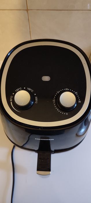 Vând airfryer Heinner