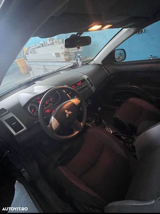 Mitsubishi Outlander 2 0 DI D 4X4