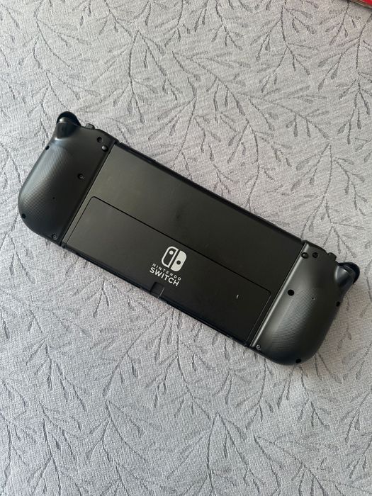 Продаю прошитый Nintendo switch oled