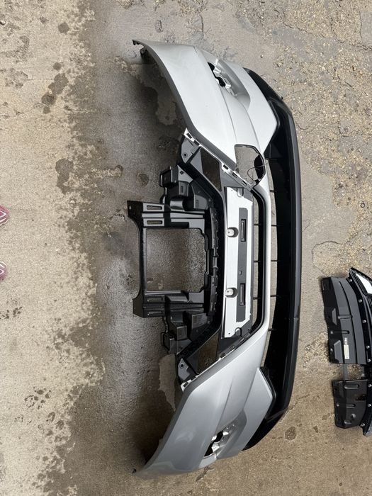 продавам предна броня за nissan qashqai 17-20г