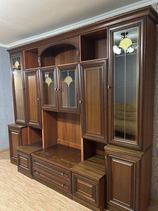 Шкаф стенка и диван с креслом