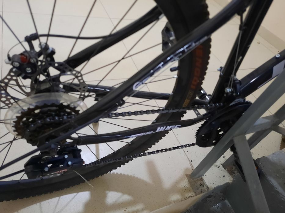 Велосипед горный марка HUGE