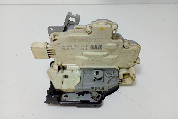 Broasca usa stanga fata 3C1837015A Volkswagen VW Passat B6