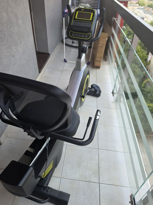 Bicicleta stationara fitness cu spatar
