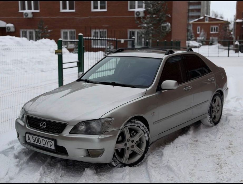 Продается LEXUS IS 200