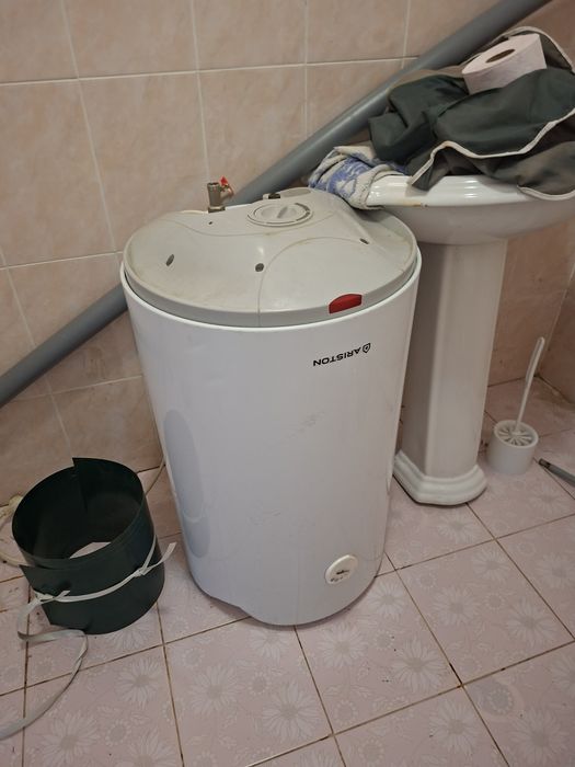 Продам бойлер на 80 литров