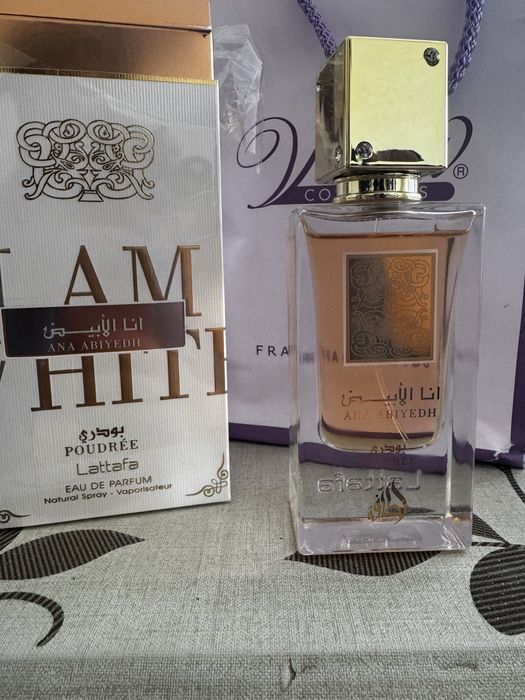 Lattafa Ana Abiyedh poudree